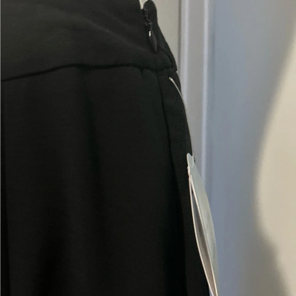 Emma James Woman’s Petite Stretch Black Flare Skirt,Size 6P - Picture 6 of 9